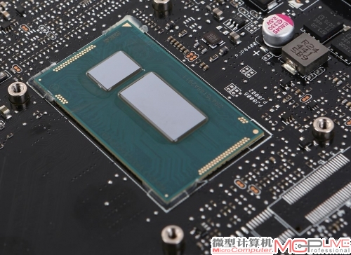 散热器之下就是集成在主板上的酷睿i7 4510U低功耗处理器和NVIDIA GeForce GTX 750Ti显卡芯片。GTX 750Ti芯片在移动平台端通常被识别为GTX 860M(二者同核心)，因此如果玩家们的检测监控软件报告显卡为GTX 860M，千万别觉得奇怪。